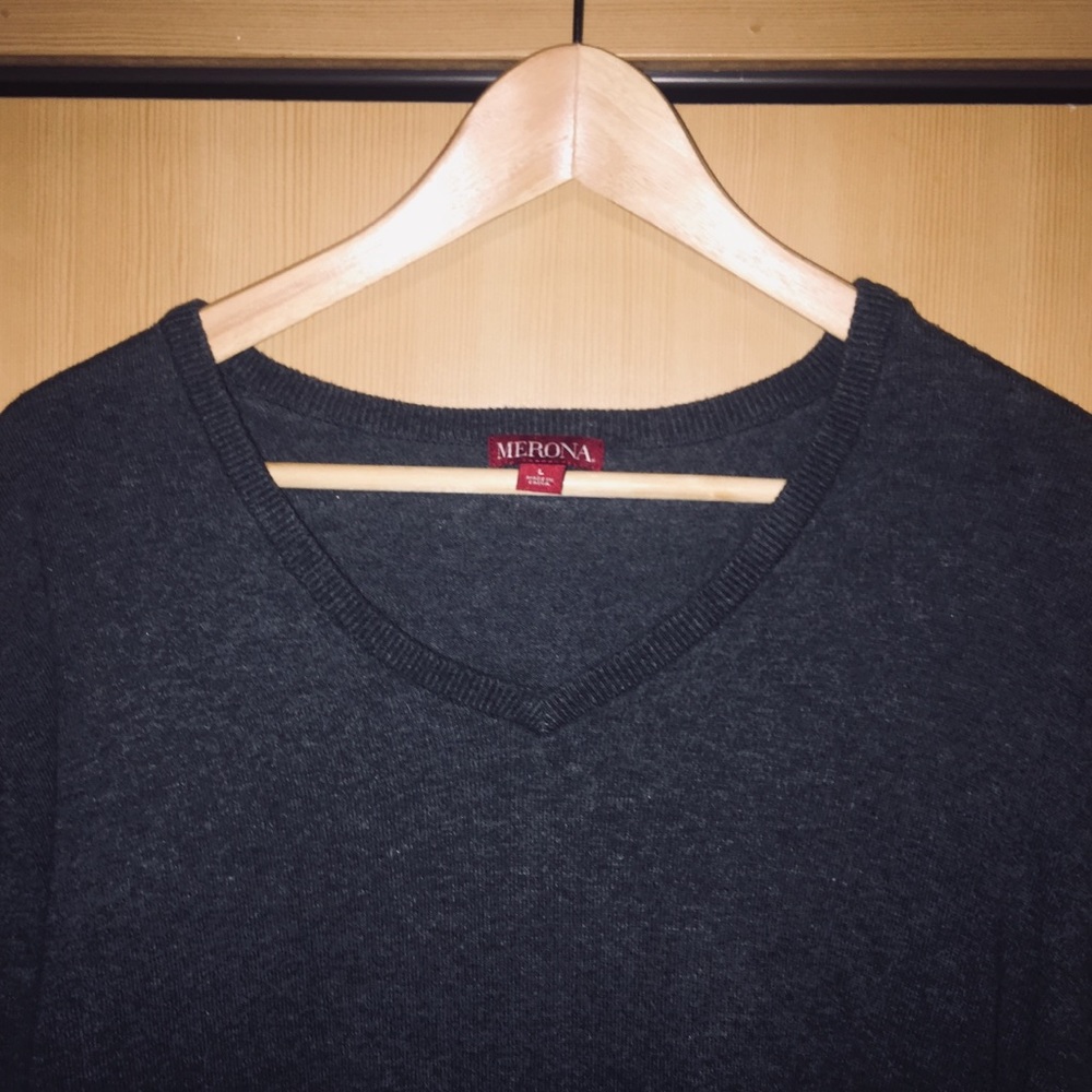 V NECK SWEATER